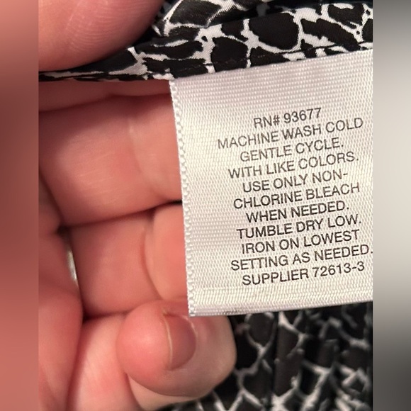 Liz Claiborne Large Black and White Sleeveless Blouse - Picture 4 of 5